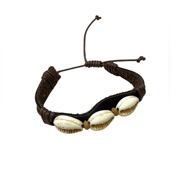 Jewelry - Adjustable Brown and Cream Shell and Leather Bracelet